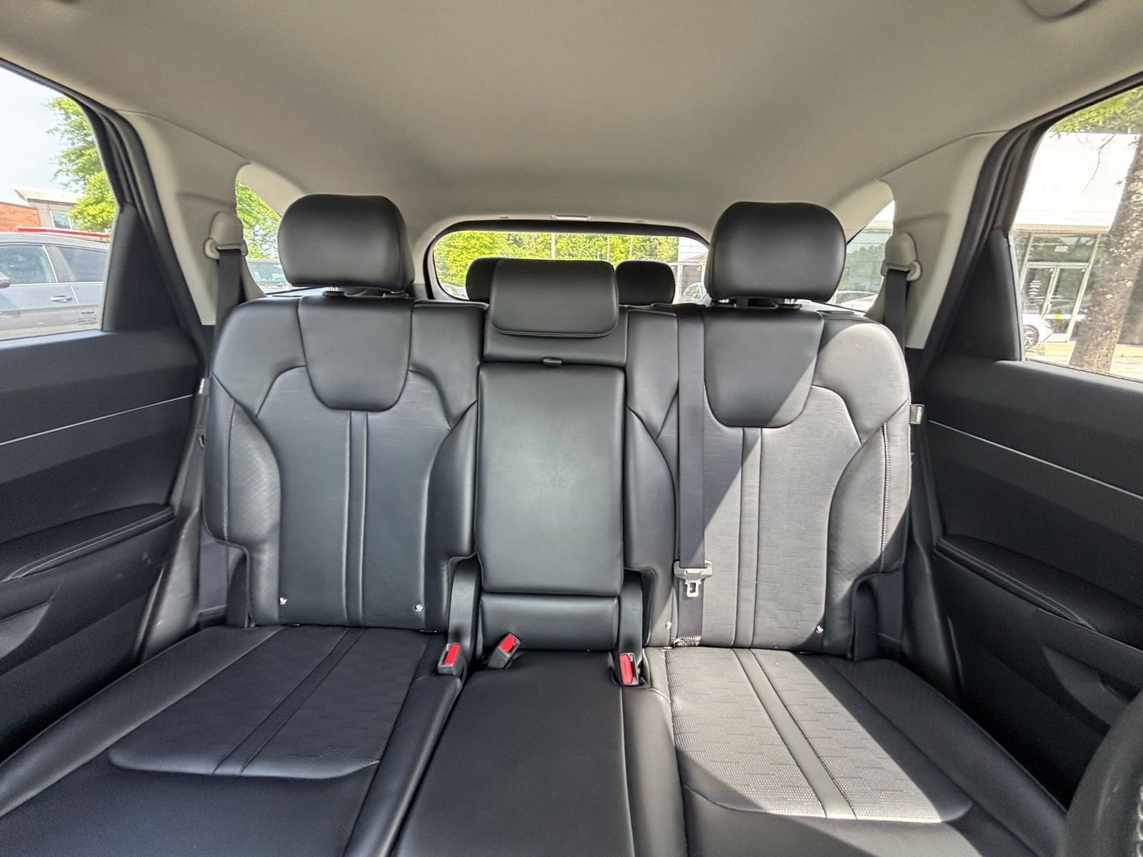 Used 2024 Kia Sorento S image 40