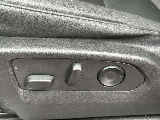 Used 2023 Chevrolet Suburban LT image 15