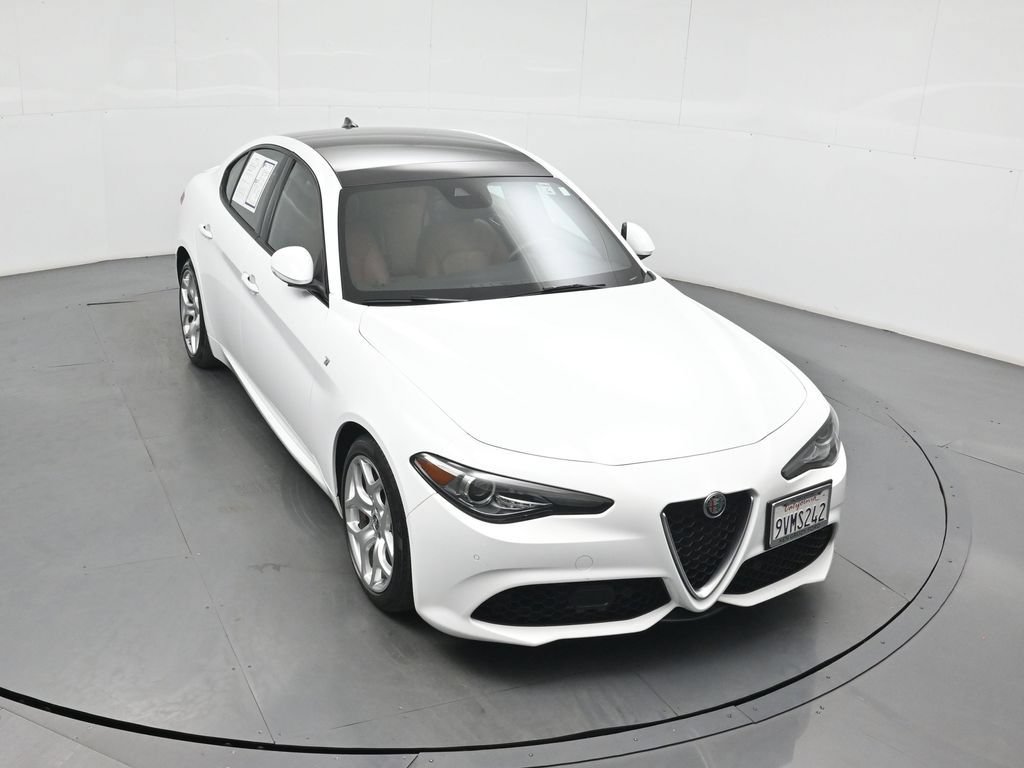 Used 2022 Alfa Romeo Giulia Ti RWD image 35