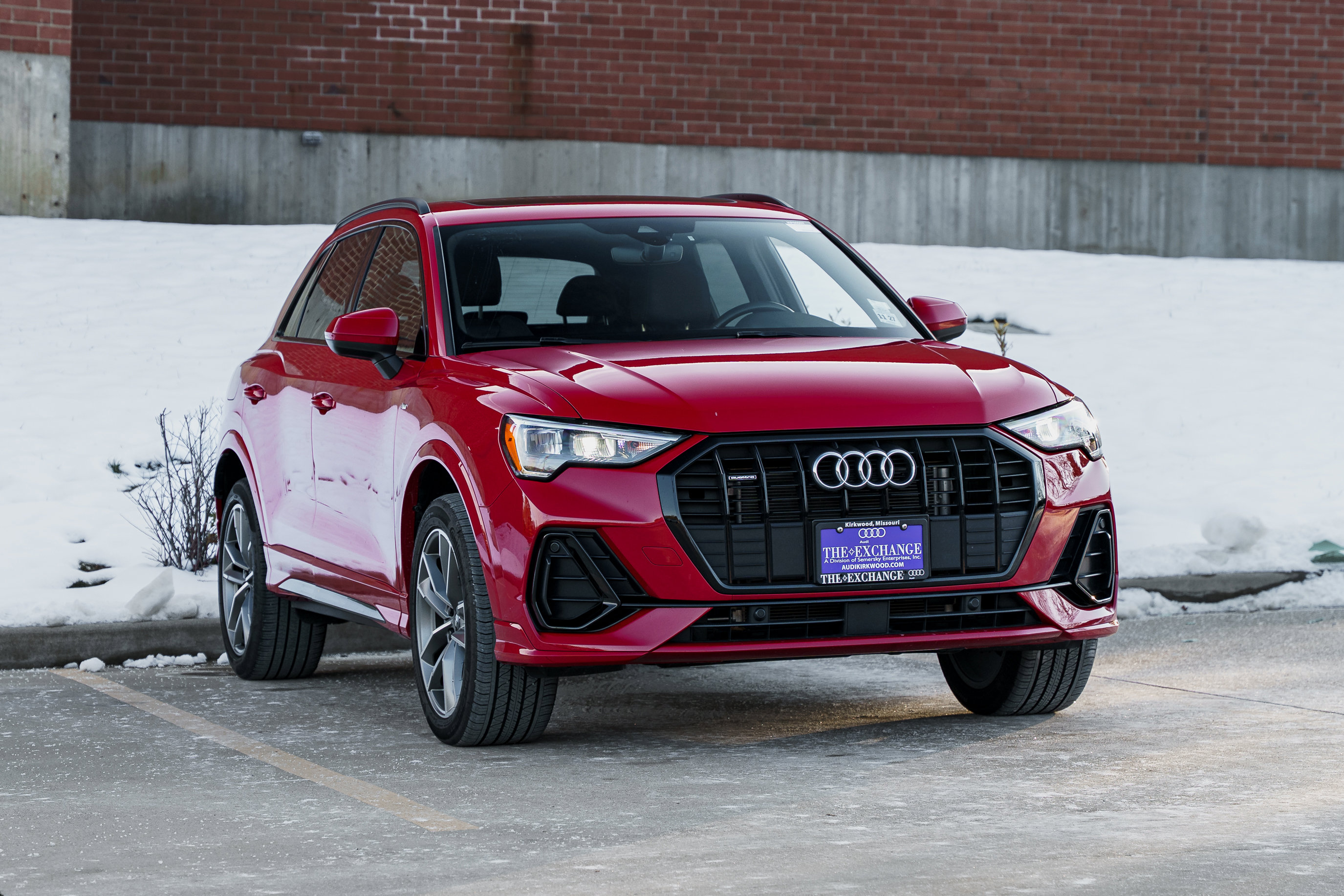 Used 2022 Audi Q3 2.0T Premium w/ Black Optic Sport Package image 2