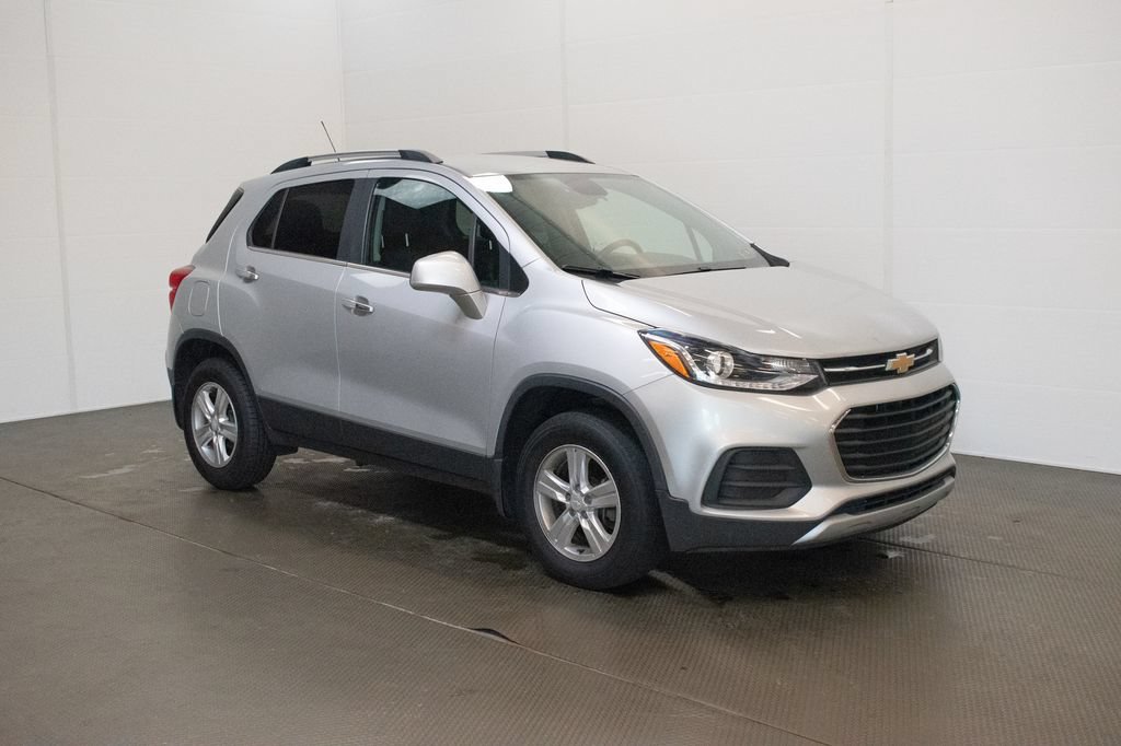 Used 2017 Chevrolet Trax LT w/ LT Convenience Package AWD/4WD image 1