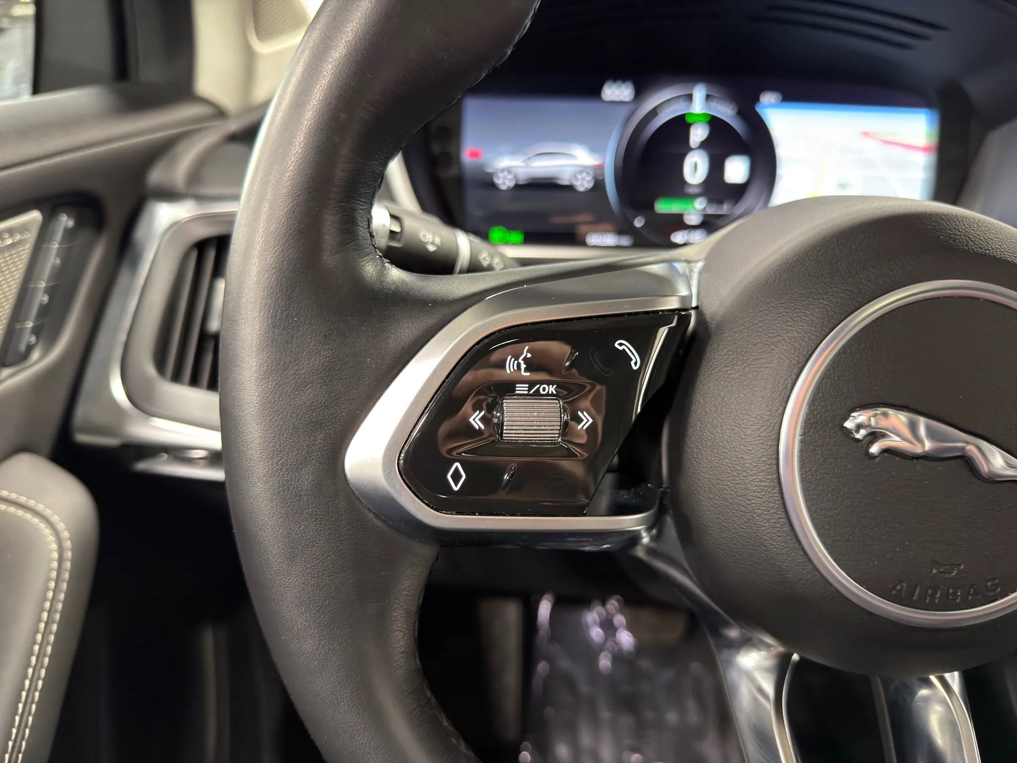 Used 2020 Jaguar I-PACE SE image 16