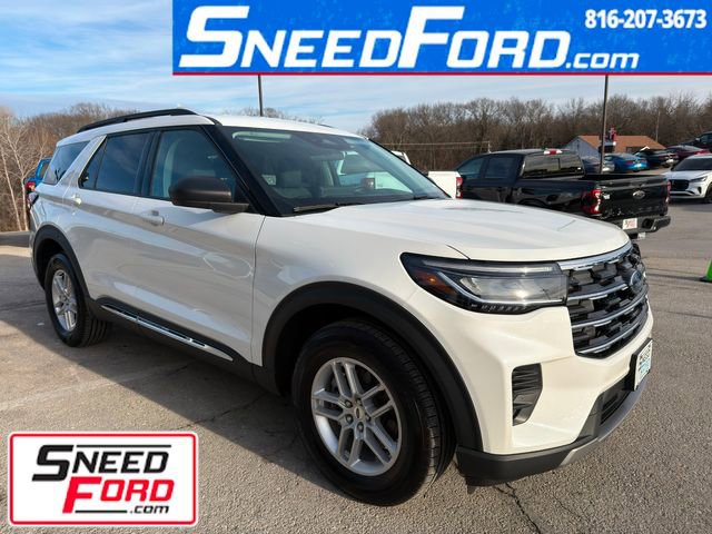Used 2025 Ford Explorer Active image 1