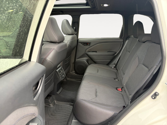 Used 2025 Subaru Forester Premium AWD/4WD image 13