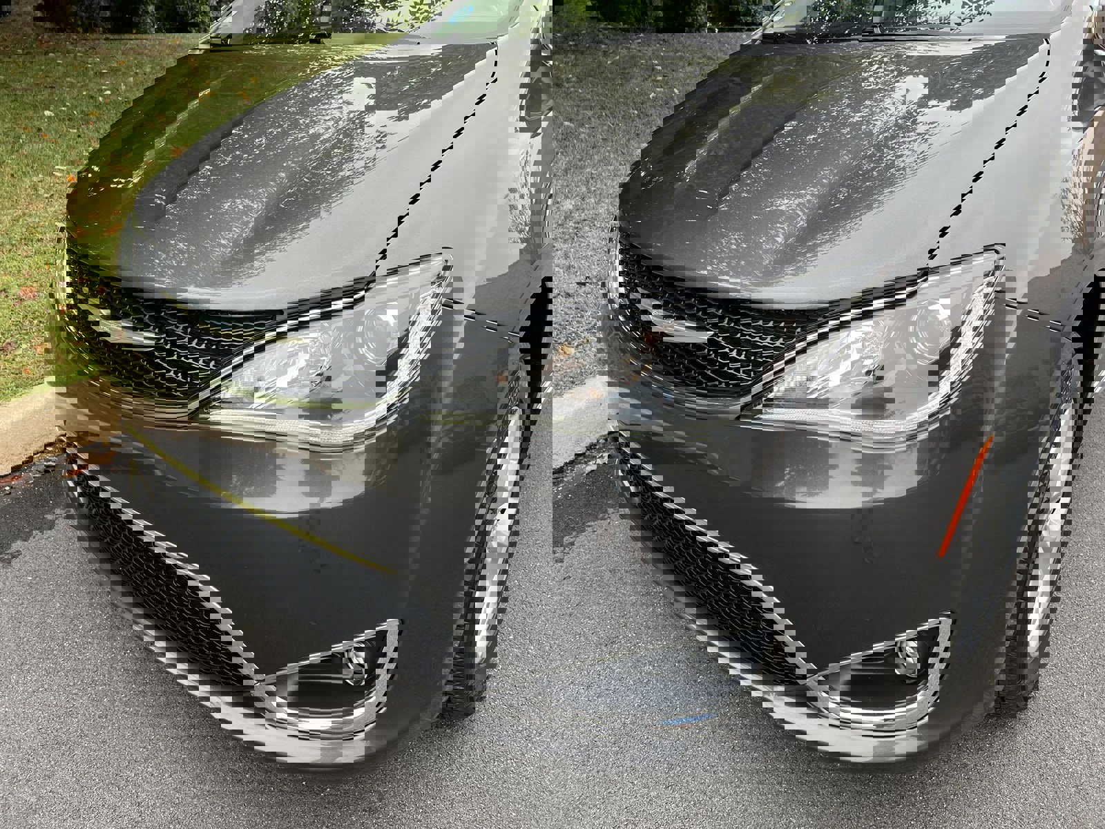 Used 2017 Chrysler Pacifica Touring-L w/ Tire & Wheel Group image 65