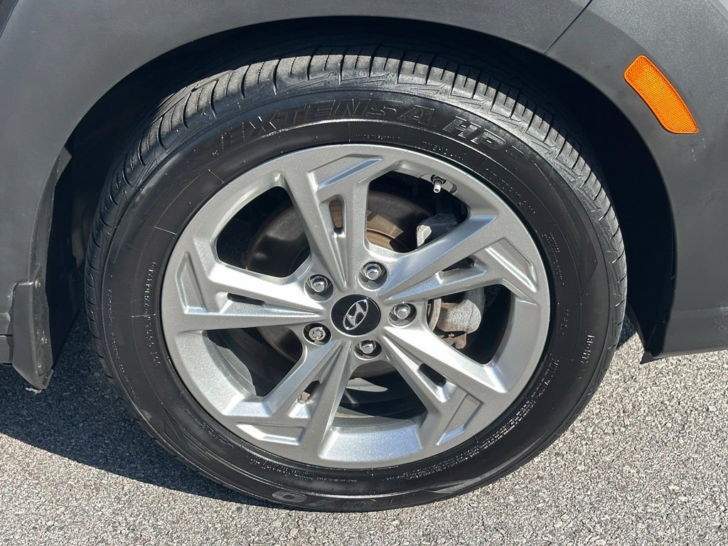 Used 2023 Hyundai Kona SEL FWD image 9