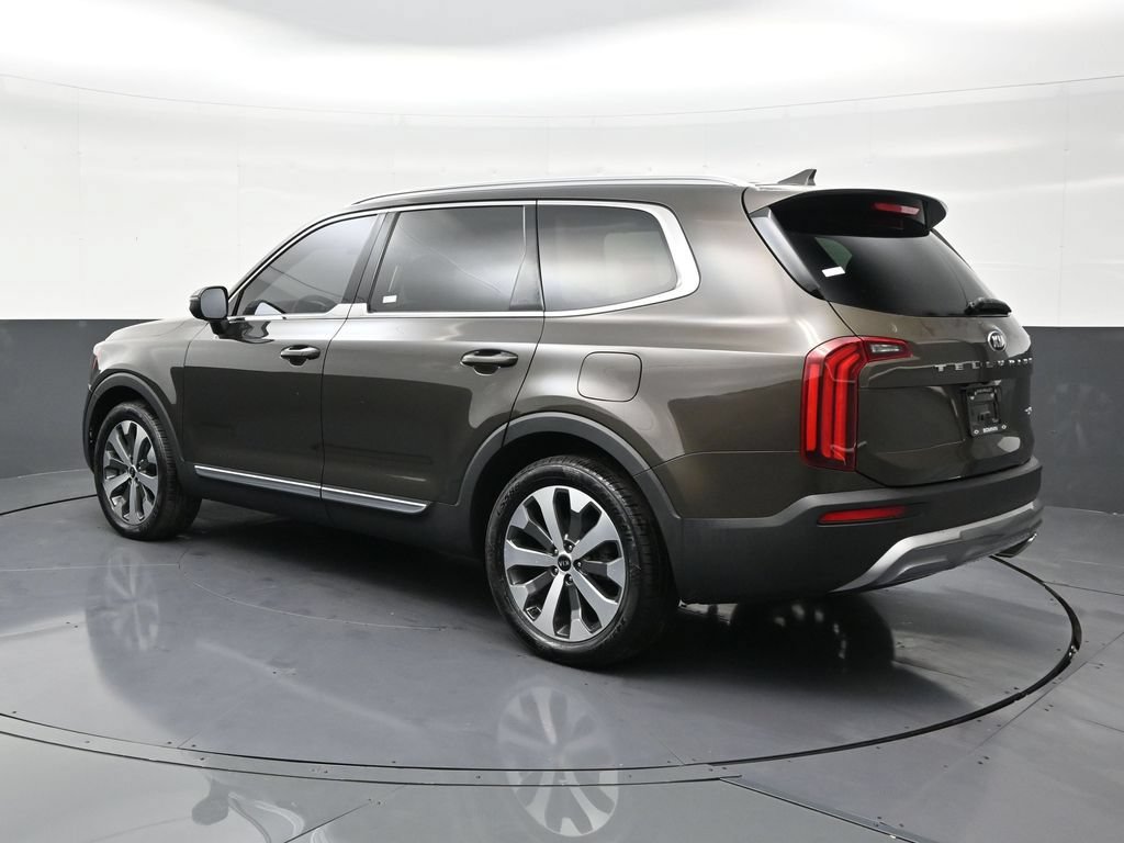 Used 2021 Kia Telluride EX w/ EX Premium Package FWD image 3