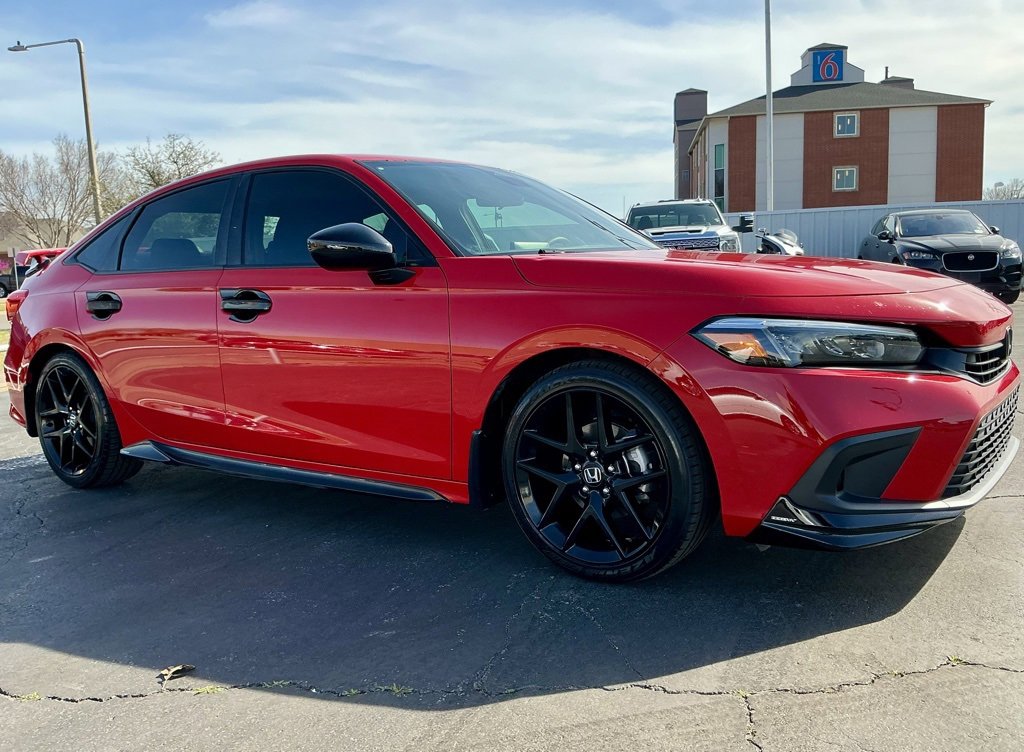 Used 2023 Honda Civic Sport image 6