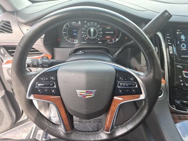 Used 2017 Cadillac Escalade ESV Luxury AWD/4WD image 19