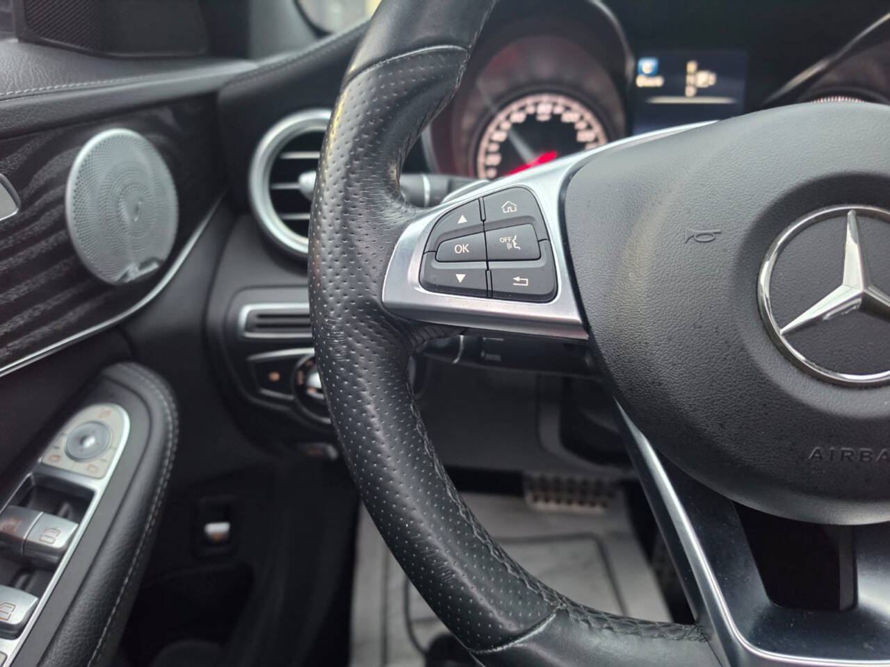 Used 2015 Mercedes-Benz C 300 Sedan image 37