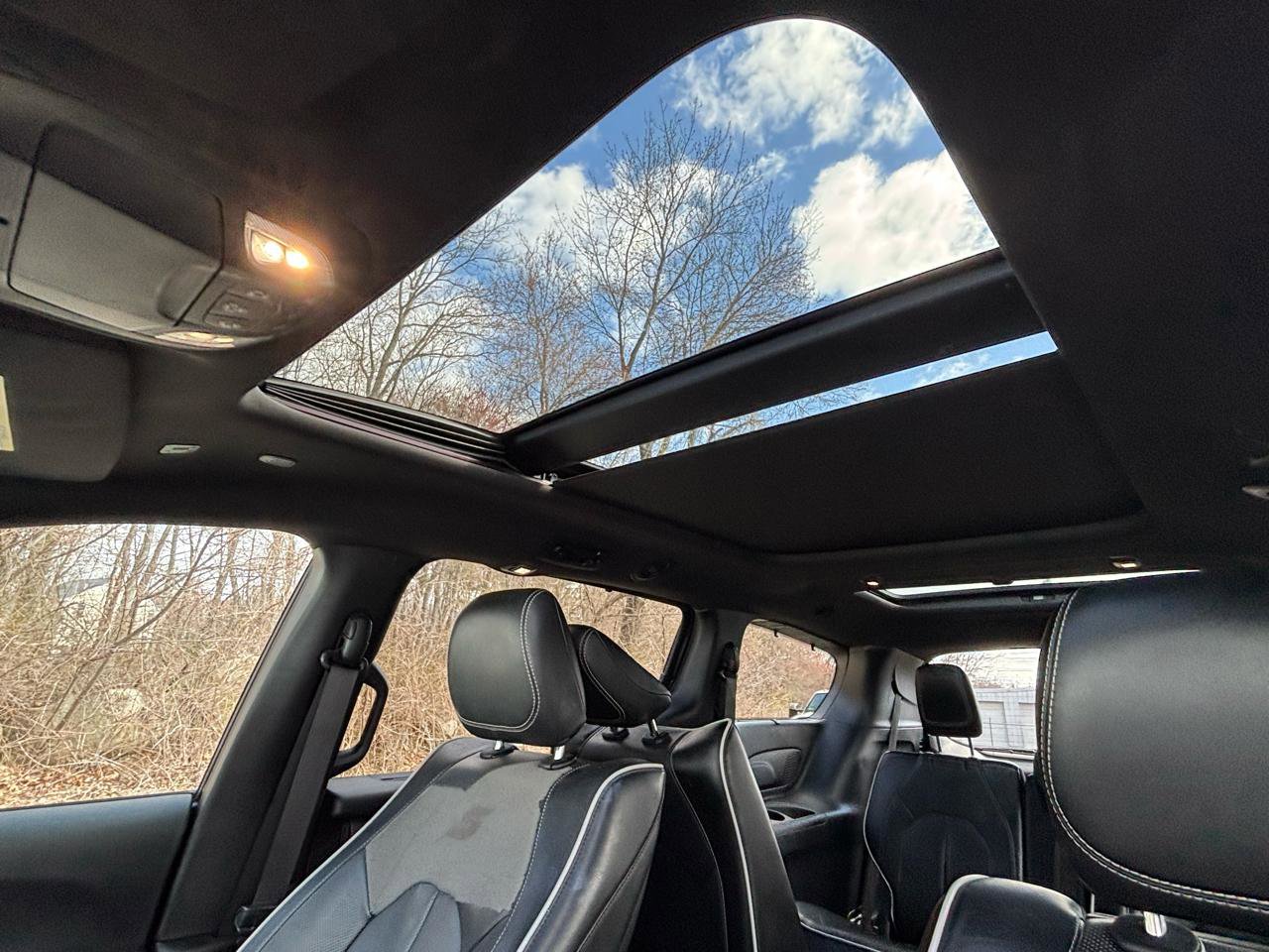 Used 2019 Chrysler Pacifica Limited w/ Advanced Safetytec Group image 10