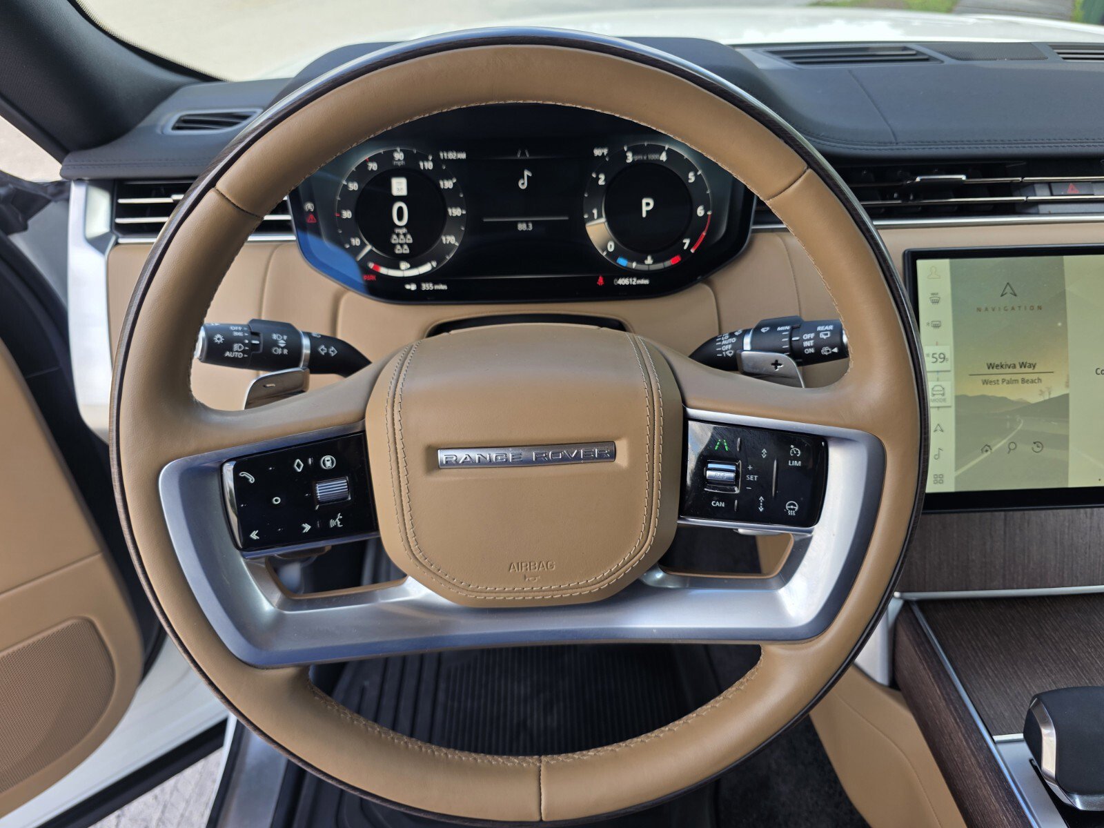 Used 2024 Land Rover Range Rover Long Wheelbase SE image 20