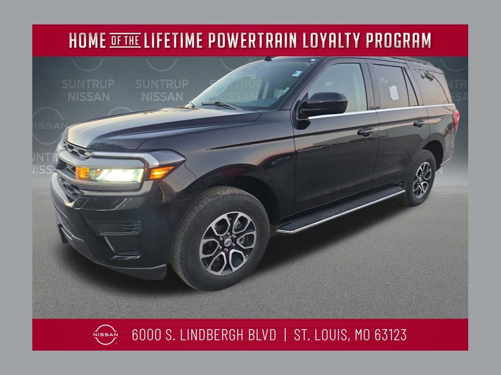 Used 2023 Ford Expedition XLT image 1