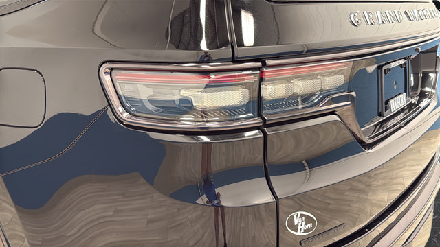 Used 2022 Jeep Grand Wagoneer Series II AWD/4WD image 42