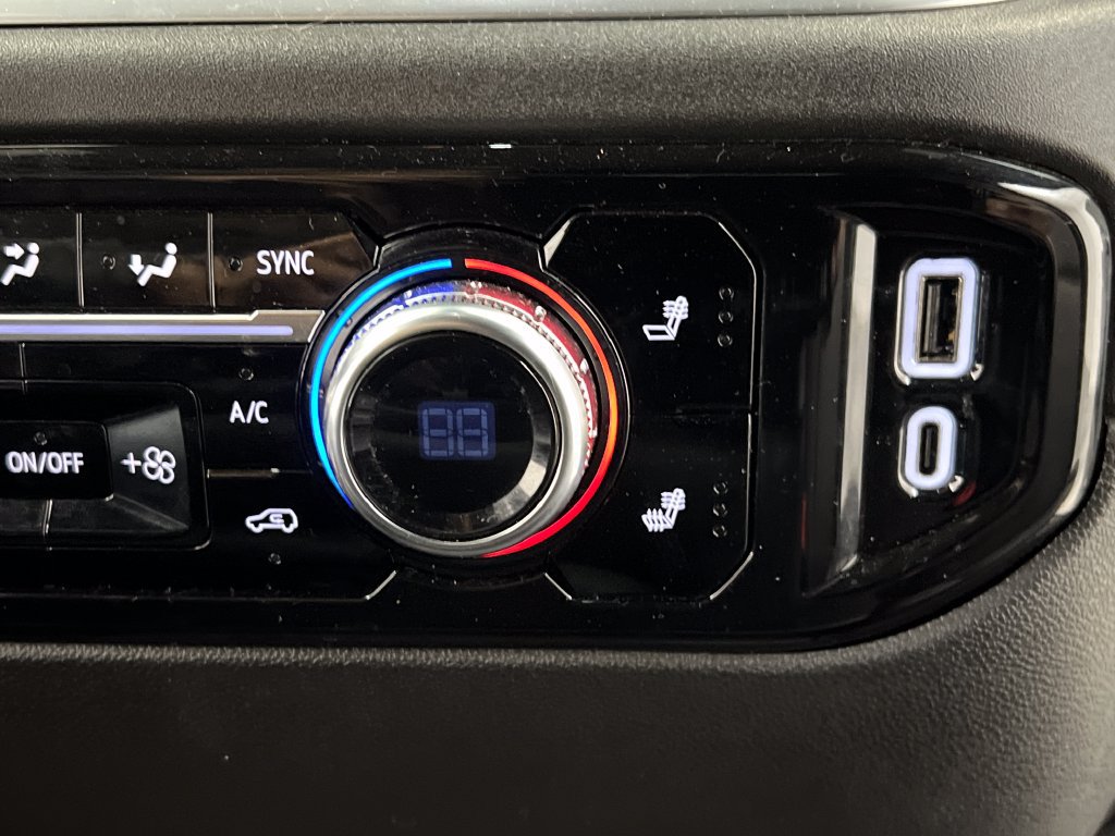Used 2025 GMC Sierra 2500 SLT AWD/4WD image 52