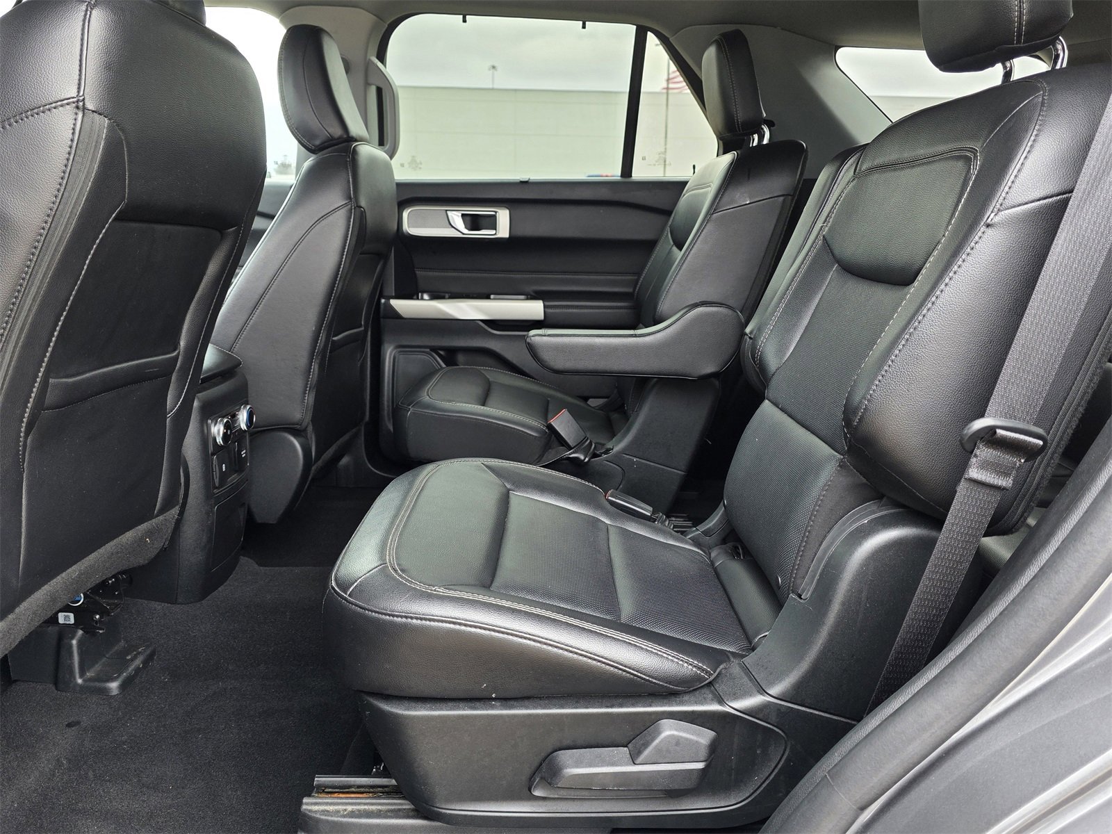 Used 2023 Ford Explorer Limited w/ Equipment Group 301A image 20