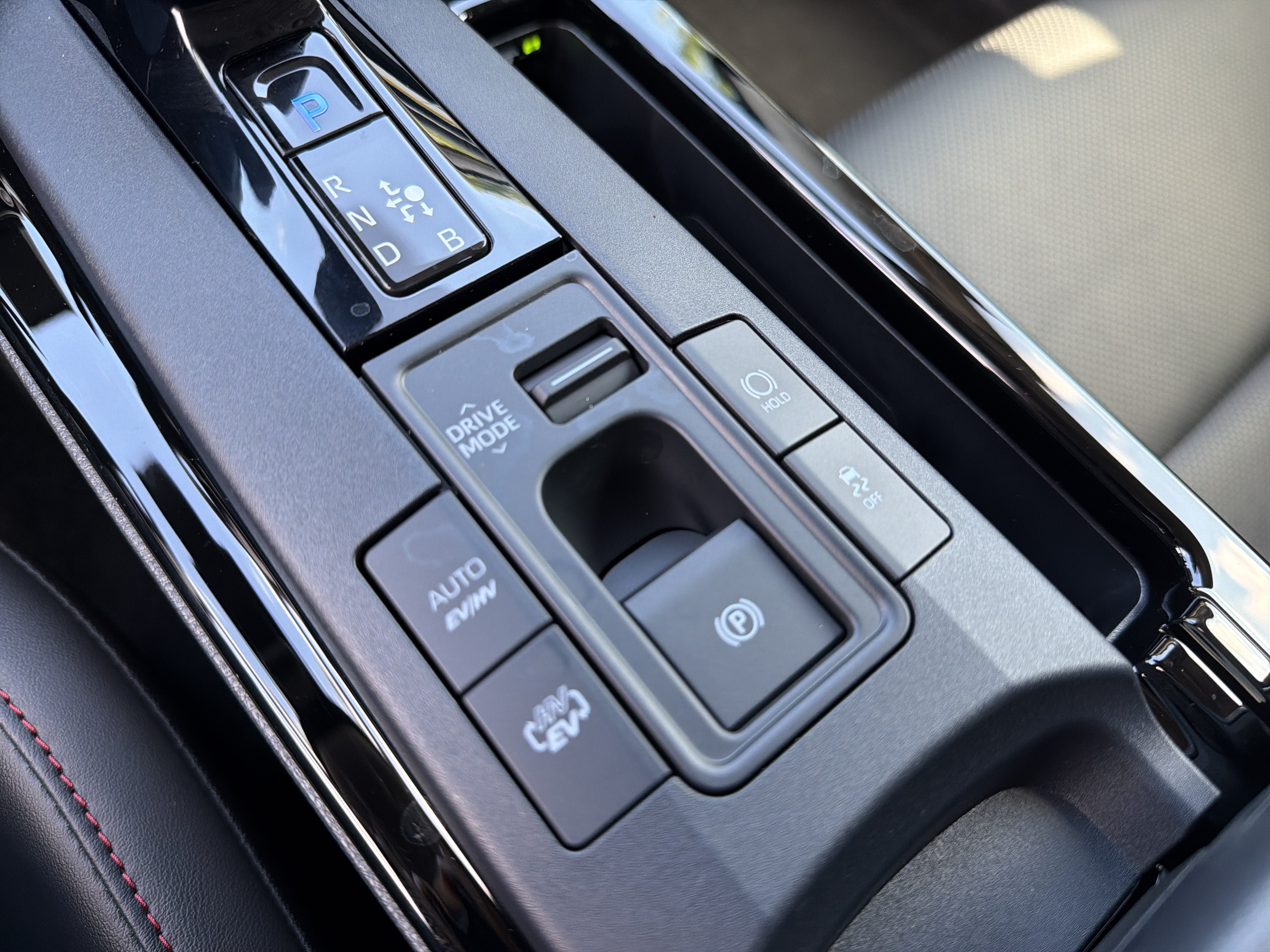 New 2026 Toyota Prius Plug-In Hybrid FWD image 22