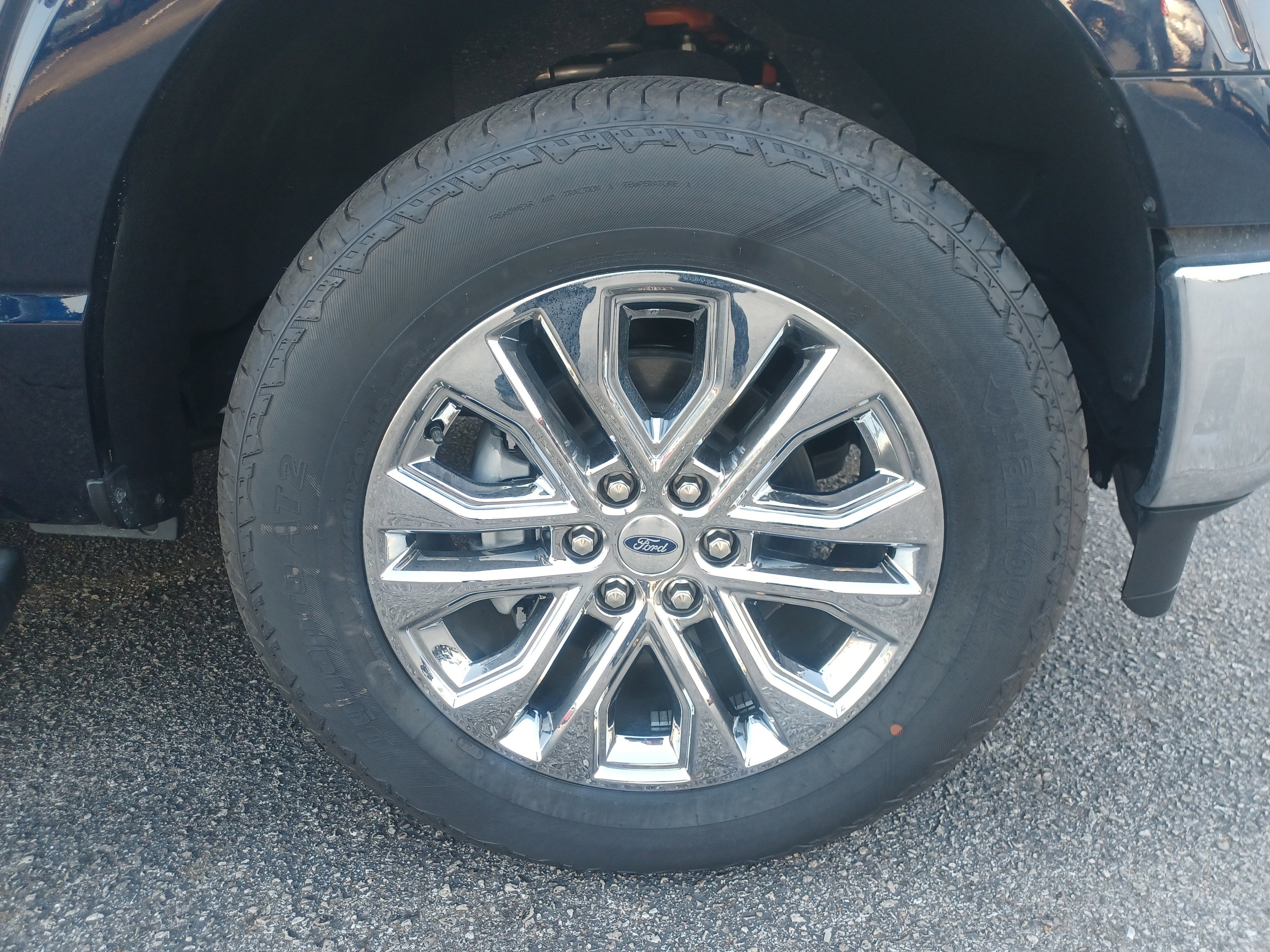 New 2025 Ford F150 Lariat w/ Equipment Group 502A High image 11