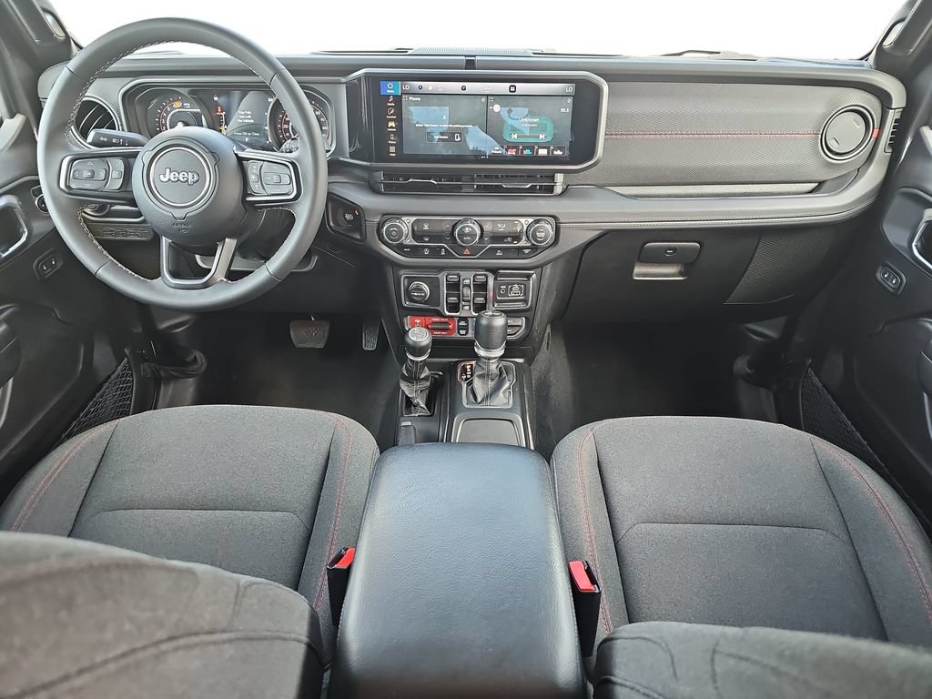 Used 2025 Jeep Wrangler Unlimited Rubicon AWD/4WD image 12