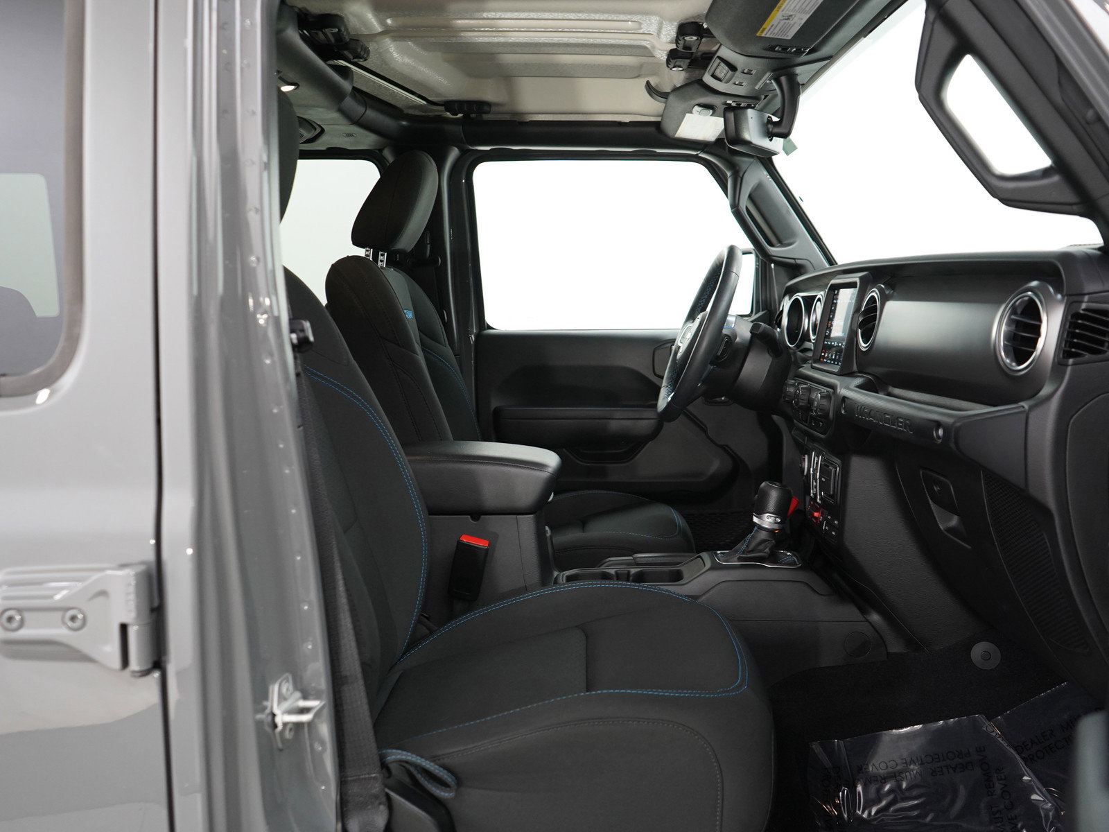 Used 2023 Jeep Wrangler Unlimited Rubicon 4xe w/ Cold Weather Group image 10