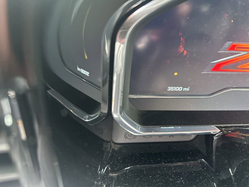 Used 2024 Chevrolet Silverado 2500 LT w/ Convenience Package image 6