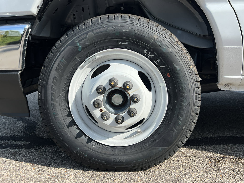 New 2026 Ford E-350 and Econoline 350 Super Duty w/ Power Equipment Group image 8