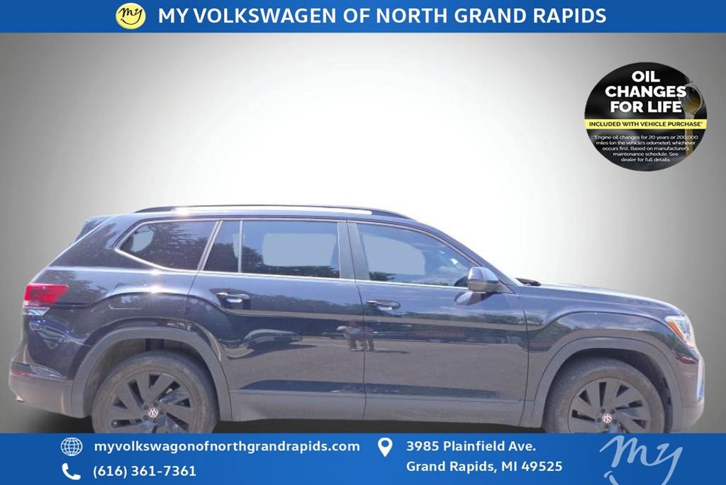 Used 2024 Volkswagen Atlas SE w/ Panoramic Sunroof Package AWD/4WD image 6