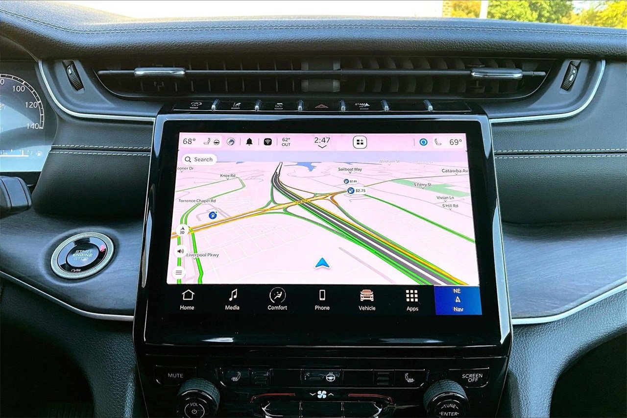 Certified 2024 Jeep Grand Cherokee Limited image 12