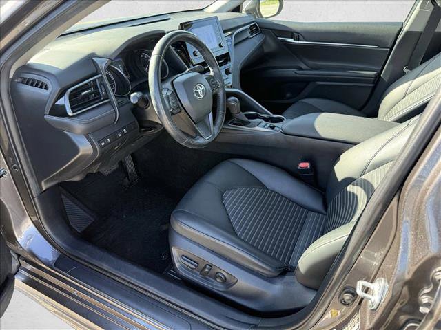 Used 2022 Toyota Camry SE FWD image 9
