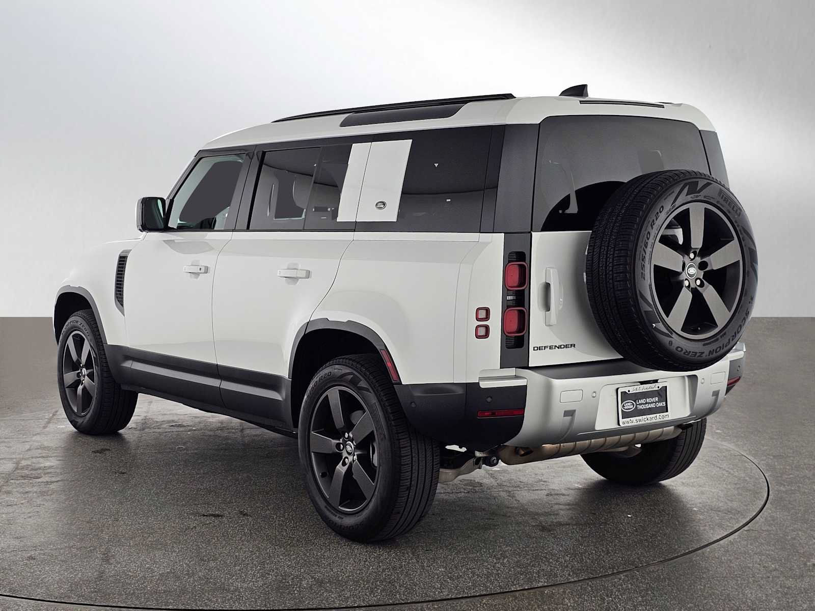 Used 2023 Land Rover Defender 110 S AWD/4WD image 3