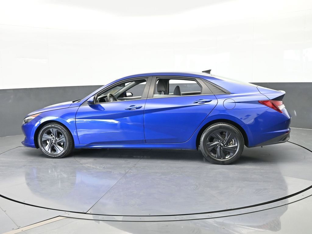 Used 2023 Hyundai Elantra SEL video 3