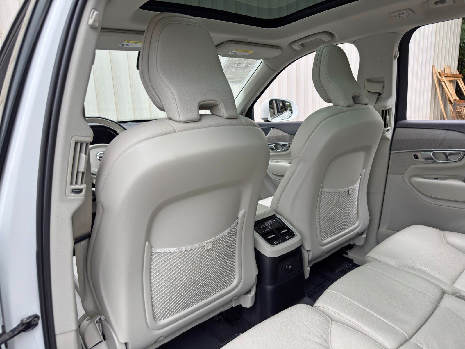 Used 2025 Volvo XC90 T8 Plus AWD/4WD image 37
