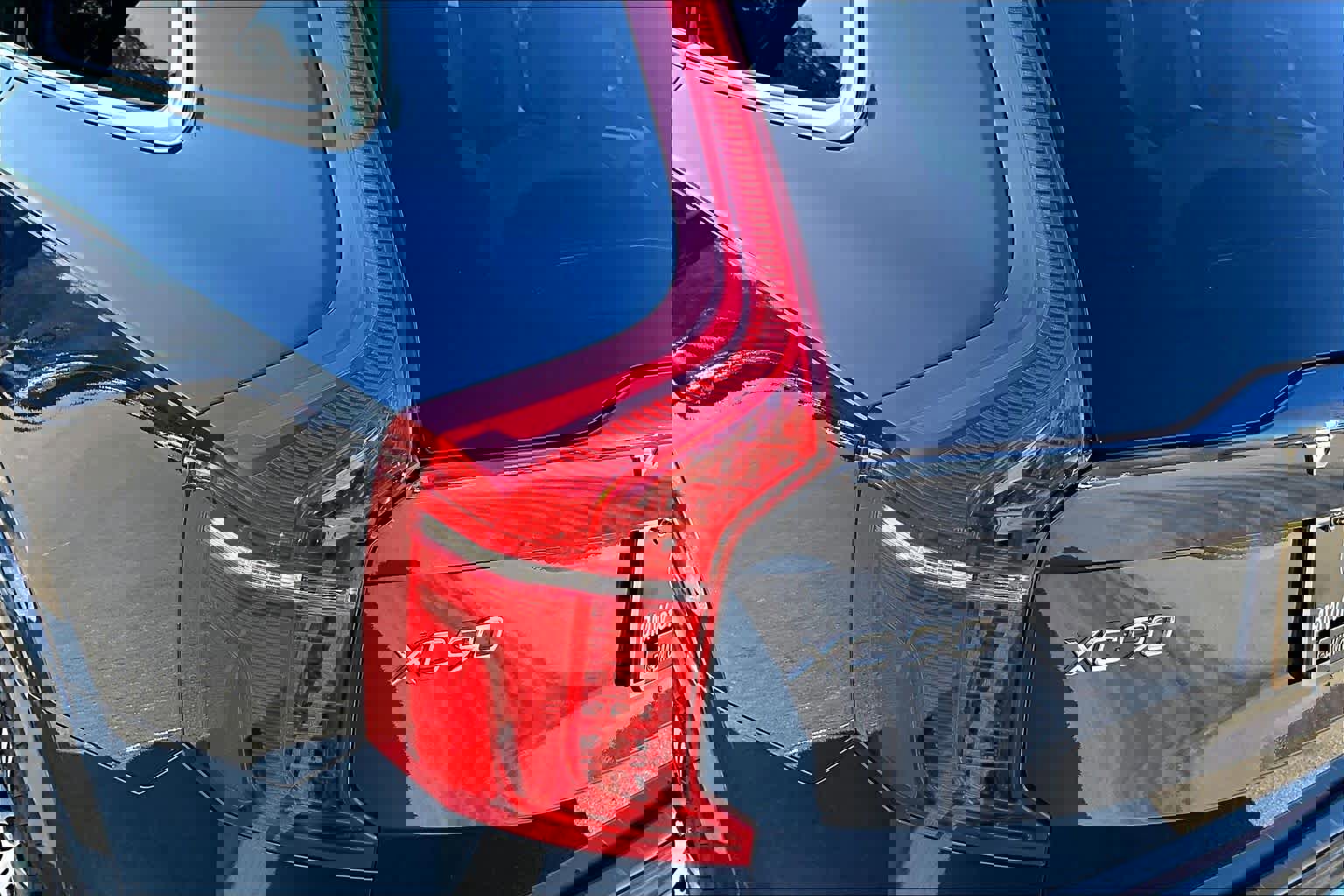 Used 2021 Volvo XC90 T8 Inscription w/ Lounge Package image 31