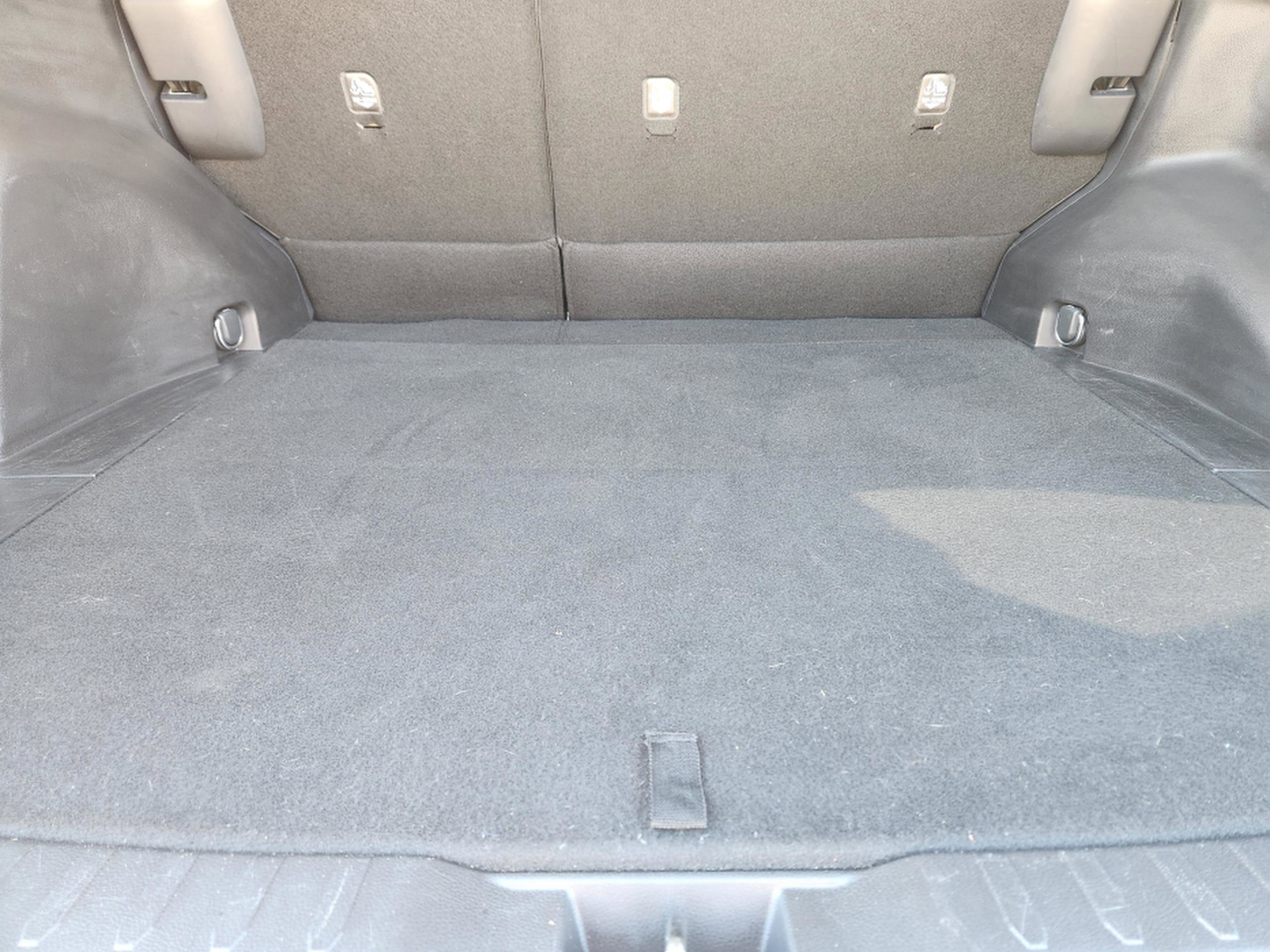 Used 2021 Toyota RAV4 LE w/ Carpet Mat Package (TMS) image 31