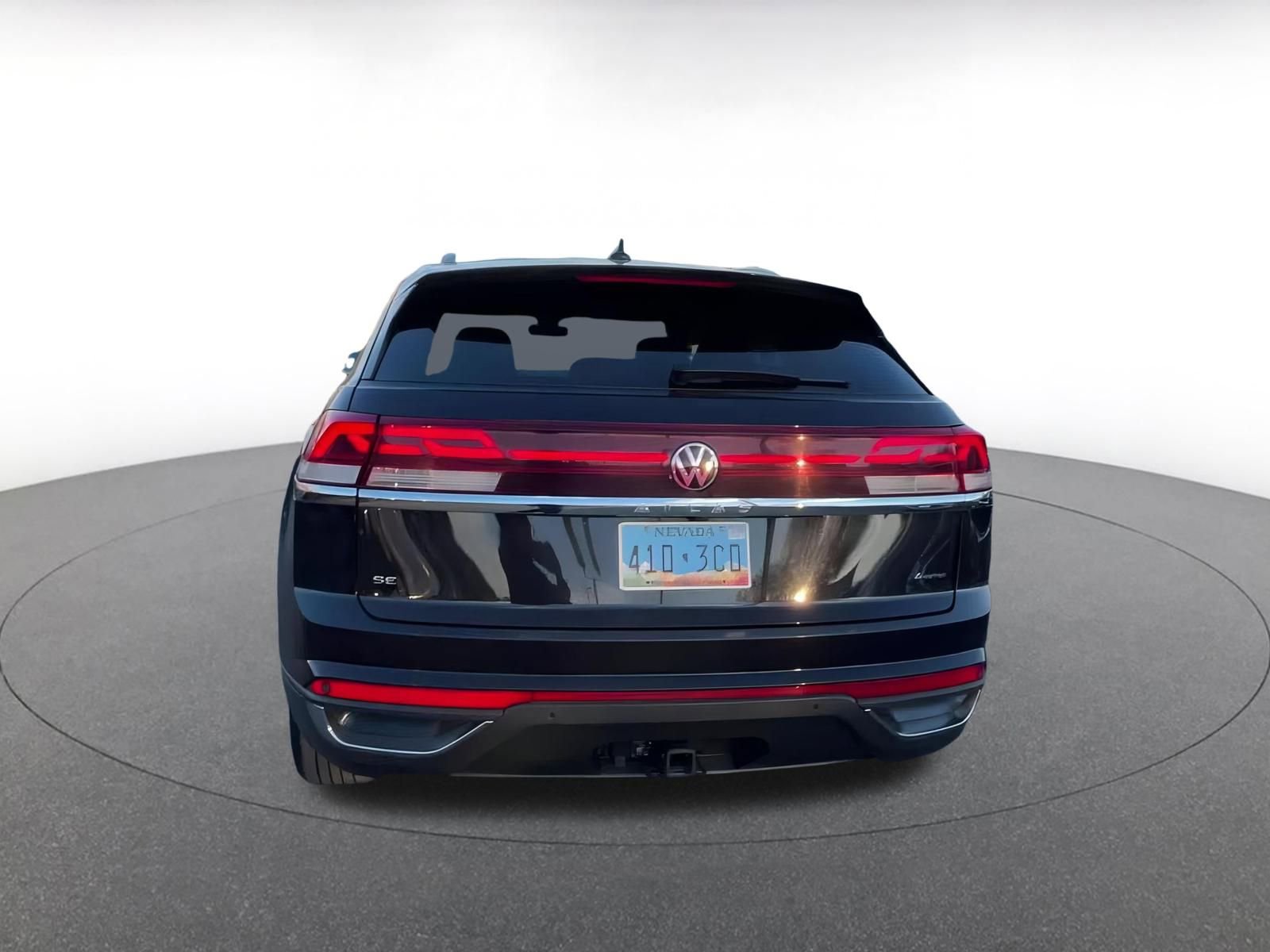 Used 2025 Volkswagen Atlas Cross Sport SE image 12