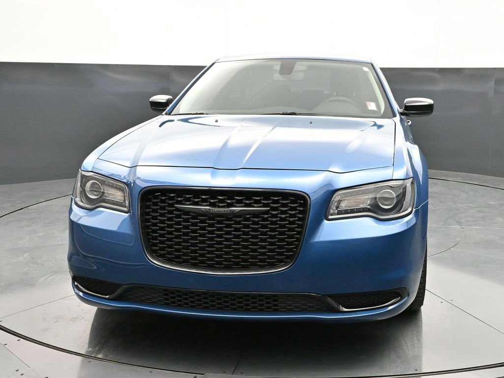Used 2023 Chrysler 300 Touring w/ Sport Appearance Package image 6