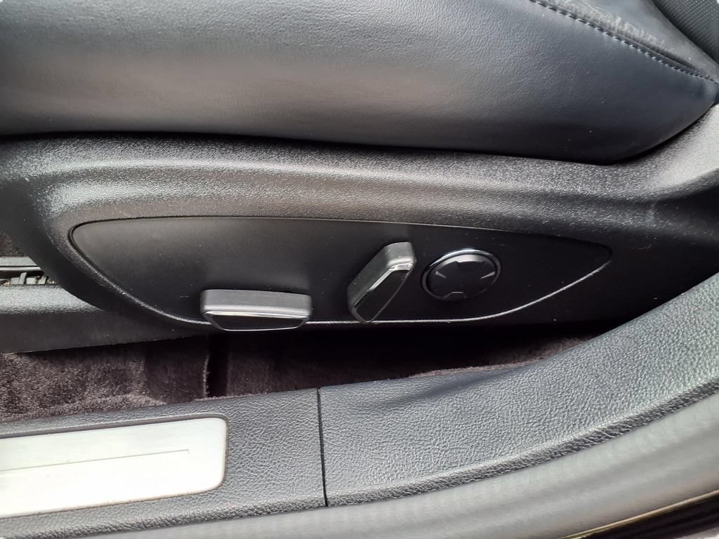 Used 2017 Lincoln MKZ Reserve w/ Technology Package FWD image 32