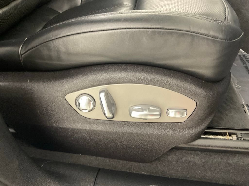 Used 2021 Porsche Macan AWD/4WD image 29