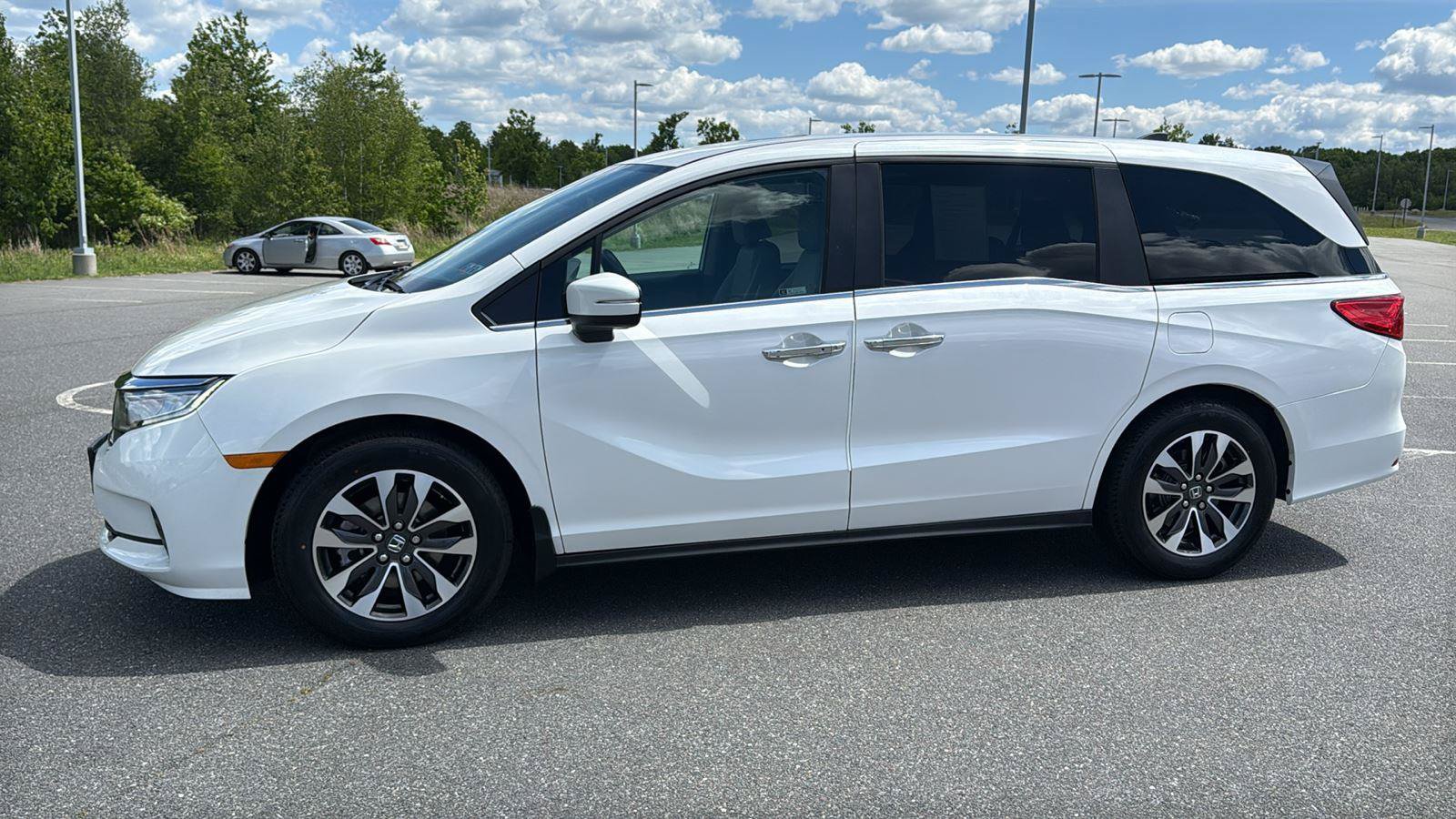 Used 2024 Honda Odyssey EX-L image 11