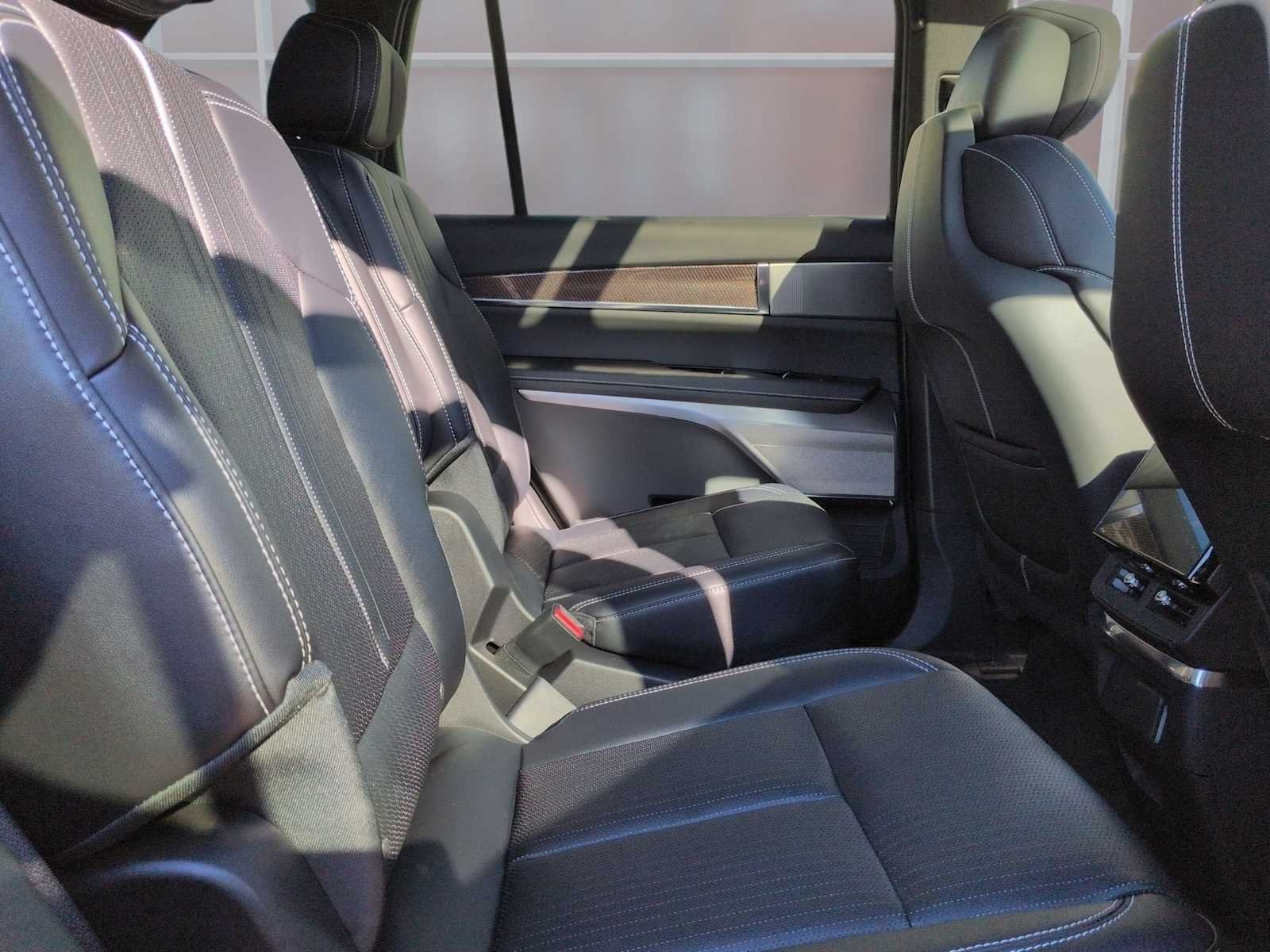 Used 2026 Cadillac Vistiq Sport AWD/4WD image 27