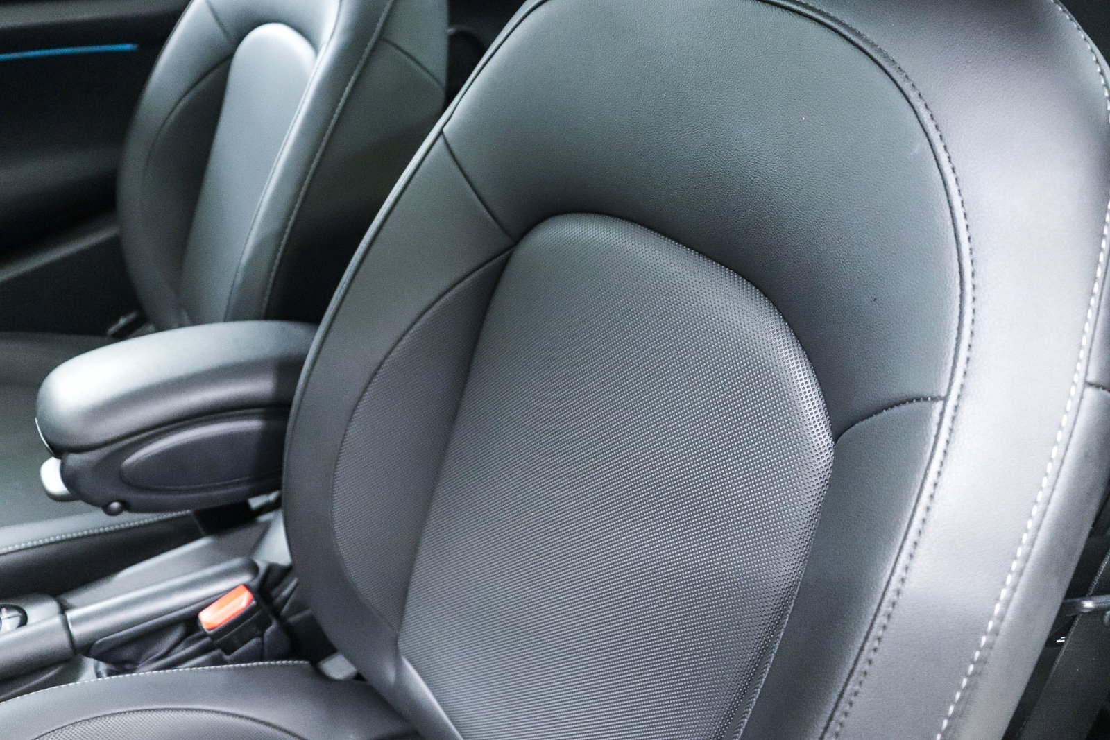 Certified 2023 MINI Cooper 2-Door Hardtop FWD image 22