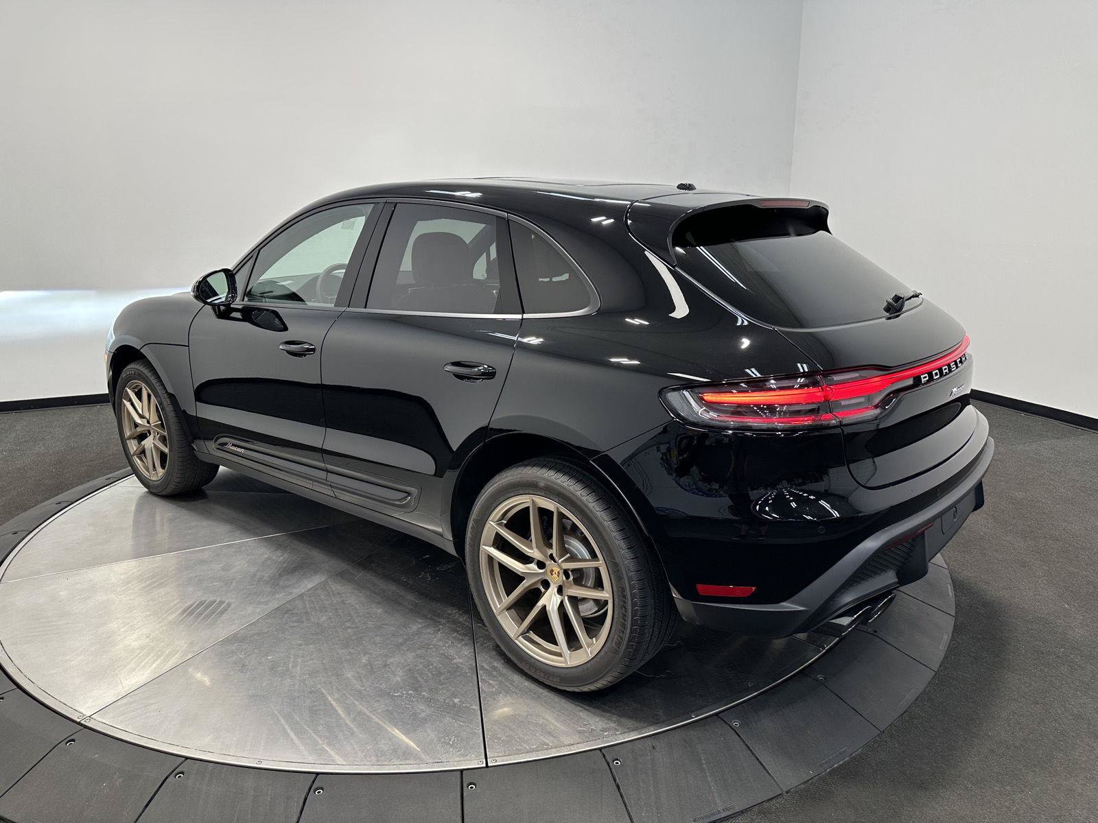New 2026 Porsche Macan AWD/4WD image 3