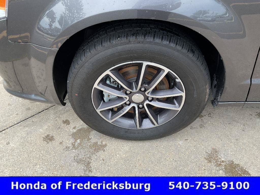 Used 2017 Dodge Grand Caravan SXT FWD image 9