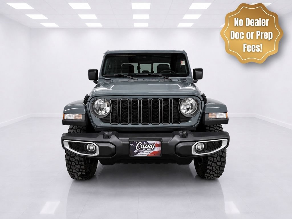 Used 2025 Jeep Gladiator Sport AWD/4WD image 2