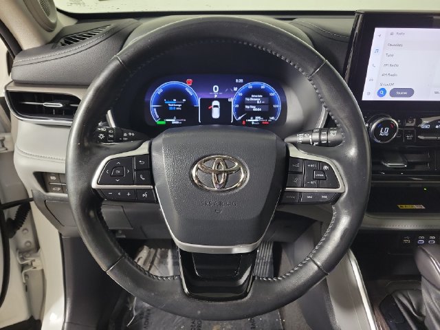 Used 2023 Toyota Highlander Limited FWD image 28