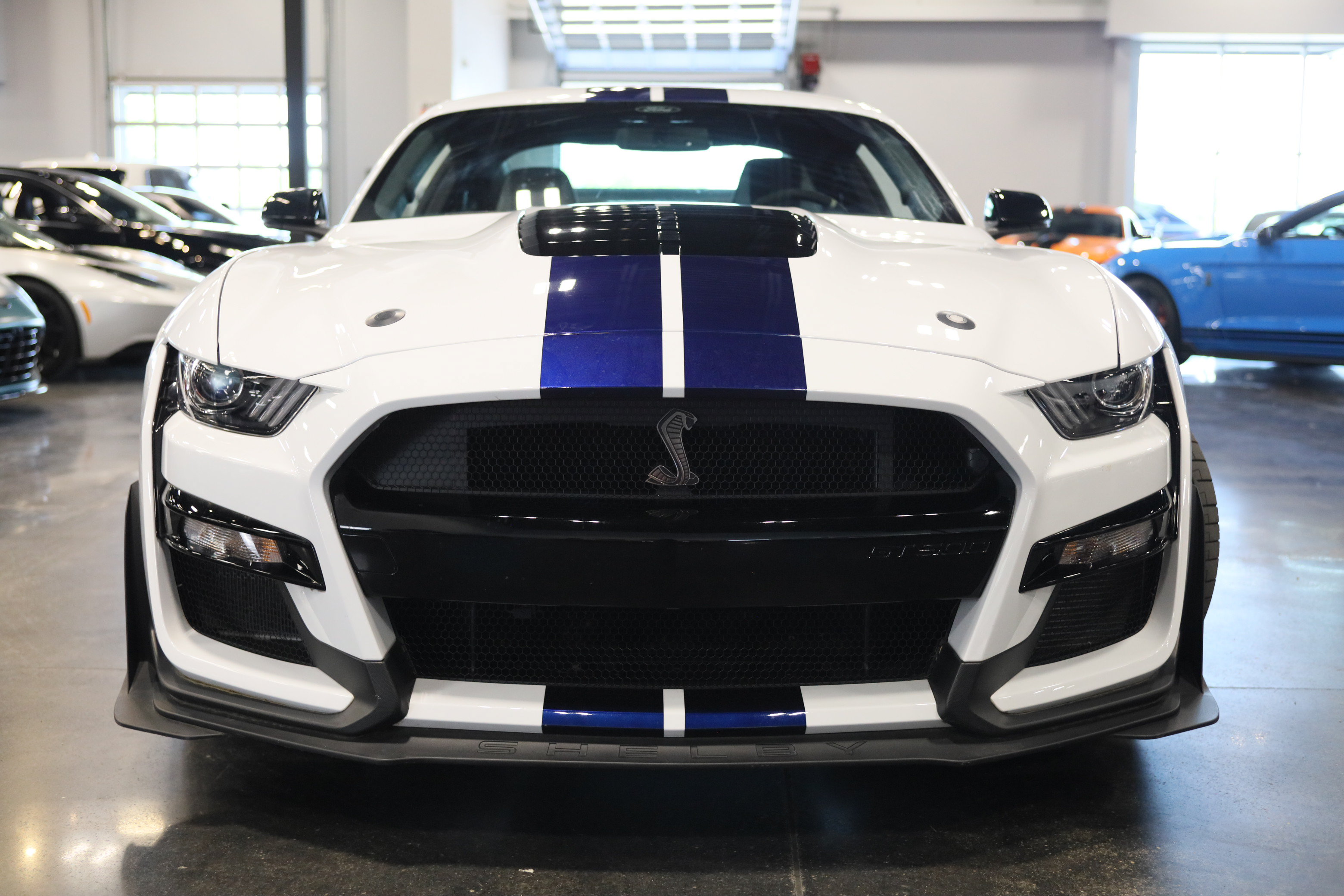 Used 2021 Ford Mustang Shelby GT500 w/ Carbon Fiber Track Pack RWD image 2
