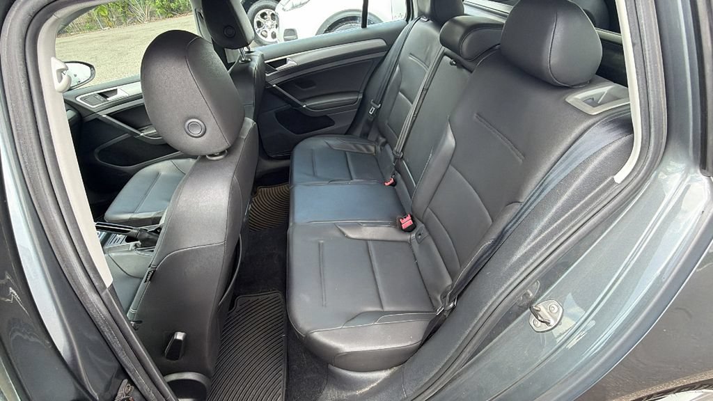 Used 2015 Volkswagen Golf TDI S FWD image 24