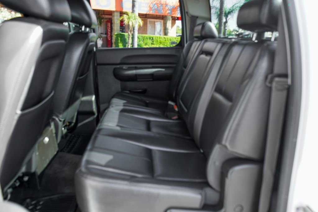 Used 2014 Chevrolet Silverado 2500 LT w/ Custom Sport Truck Package image 30