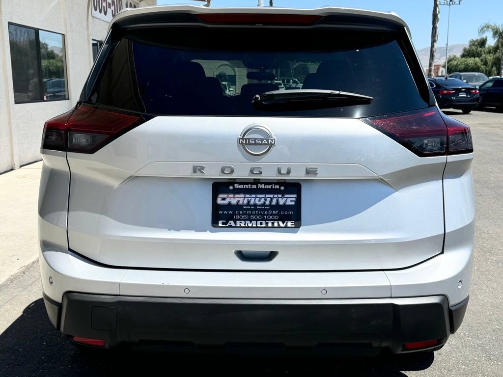 Used 2025 Nissan Rogue SV FWD image 5