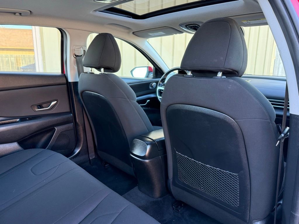 Used 2021 Hyundai Elantra SEL w/ Convenience + Premium Package image 23